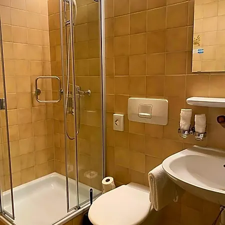 Steinbock Otel 2*
